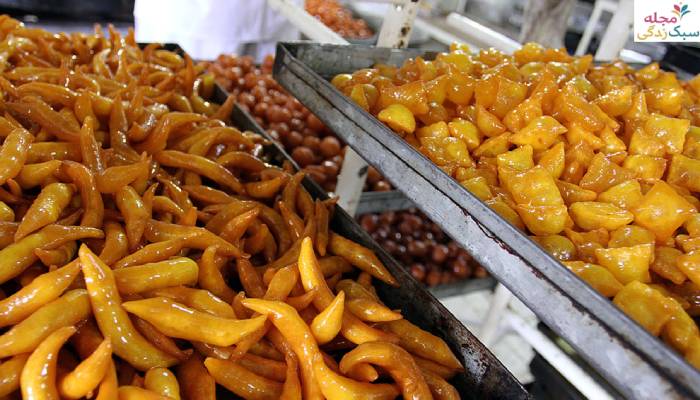 زولبیا و بامیه مشهدی از شیرینی های خوشمزه این شهر