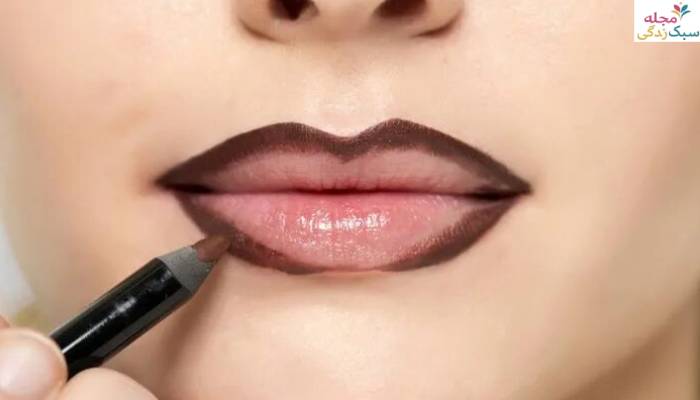 مرحله چهارم میکاپ صورت در خانه؛ آرایش لب